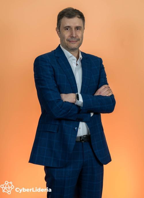 David González