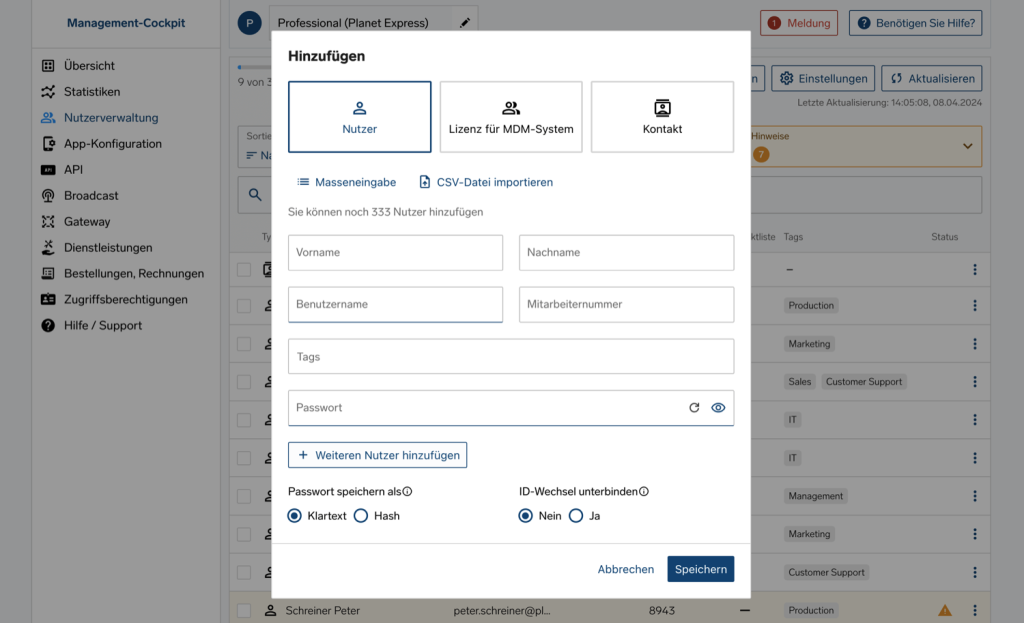 Modales Fenster 'Hinzuf&uuml;gen' mit Feldern f&uuml;r Vor-/Nachname, Benutzername, Mitarbeiter-ID, Tags, Passwort und Speichern-Button &uuml;ber Verwaltungsmenu.