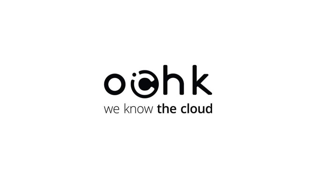 Logotipo OCHK negro con el lema &ldquo;we know the cloud&rdquo; sobre fondo blanco.